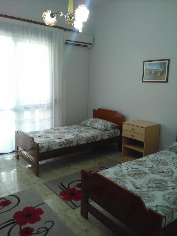 Vila Sula Guesthouse Durrës Exterior foto